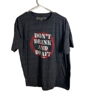 The Victory Don’t Drink and Draft T-shirt Men’s XL Gray Men’s Fantasy Football